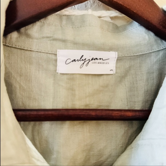 Carly Jean LA | Short Sleeve Button Down Blouse - Picture 6 of 8